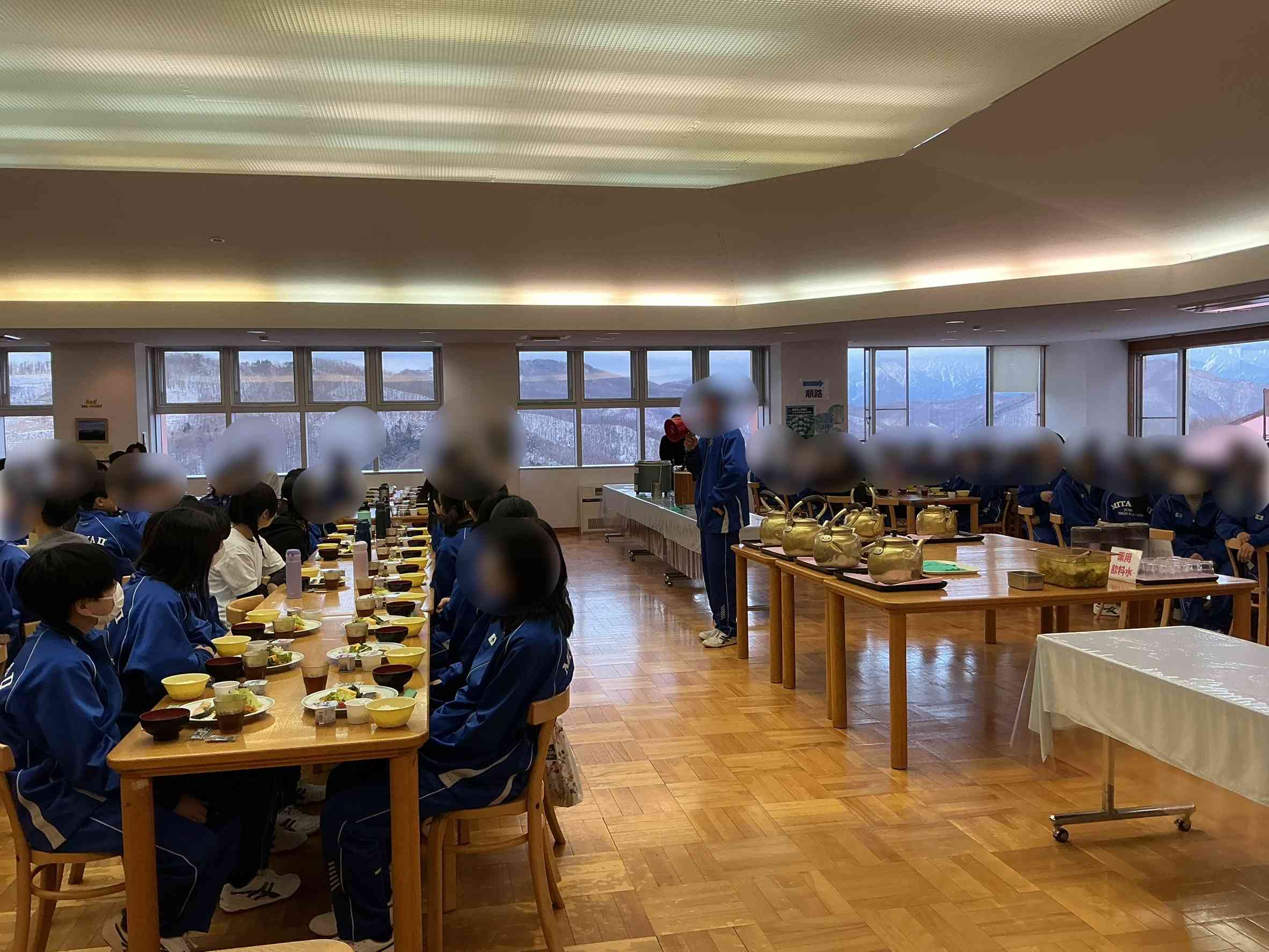 2日目の朝となりました。
シャケや納豆といった和食のメニューで、1日を元気に過ごすためのエネルギーをしっかりと蓄えました！